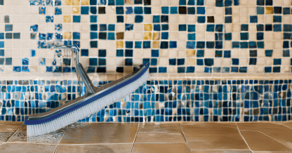Deep Blue Pro 24-Inch Plastic Aluminum Back Pool Brush - Image 4